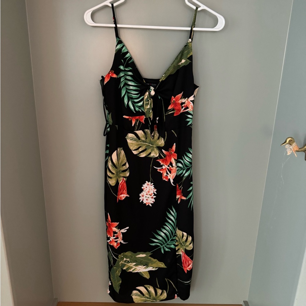 Hawaiian keyhole dress NWOT